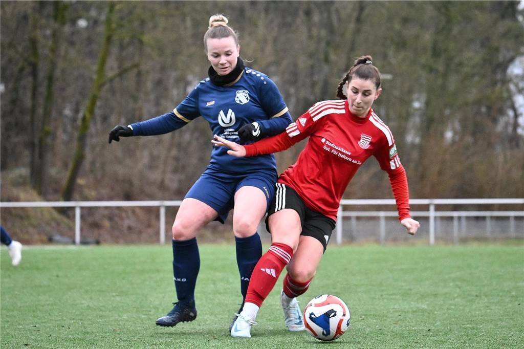 Für Dirk Giezenaar war es das letzte Spiel als Interimstrainer der Flaesheimer Frauen, beim kommenden Spiel steht Erwin Althoff an der Seitenlinie. Die Concordia lag gegen den TV Brechten zwischenzeitlich mit 0:2 zurück, glich aber dank eines Doppelschlags in der Schlussviertelstunde noch zum 2:2 aus.