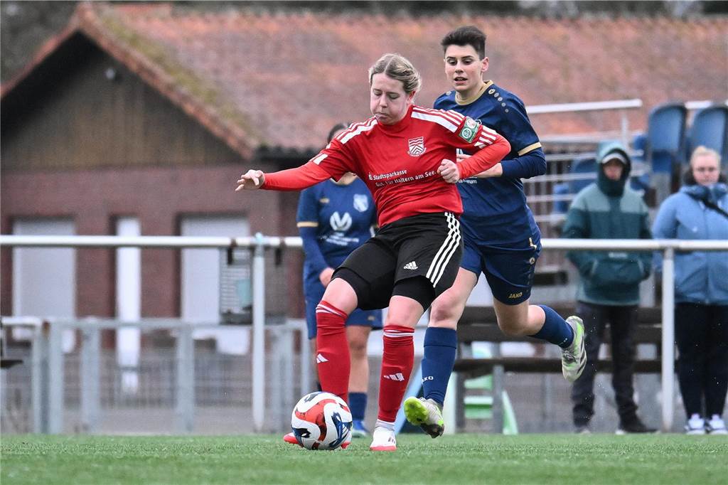 Für Dirk Giezenaar war es das letzte Spiel als Interimstrainer der Flaesheimer Frauen, beim kommenden Spiel steht Erwin Althoff an der Seitenlinie. Die Concordia lag gegen den TV Brechten zwischenzeitlich mit 0:2 zurück, glich aber dank eines Doppelschlags in der Schlussviertelstunde noch zum 2:2 aus.