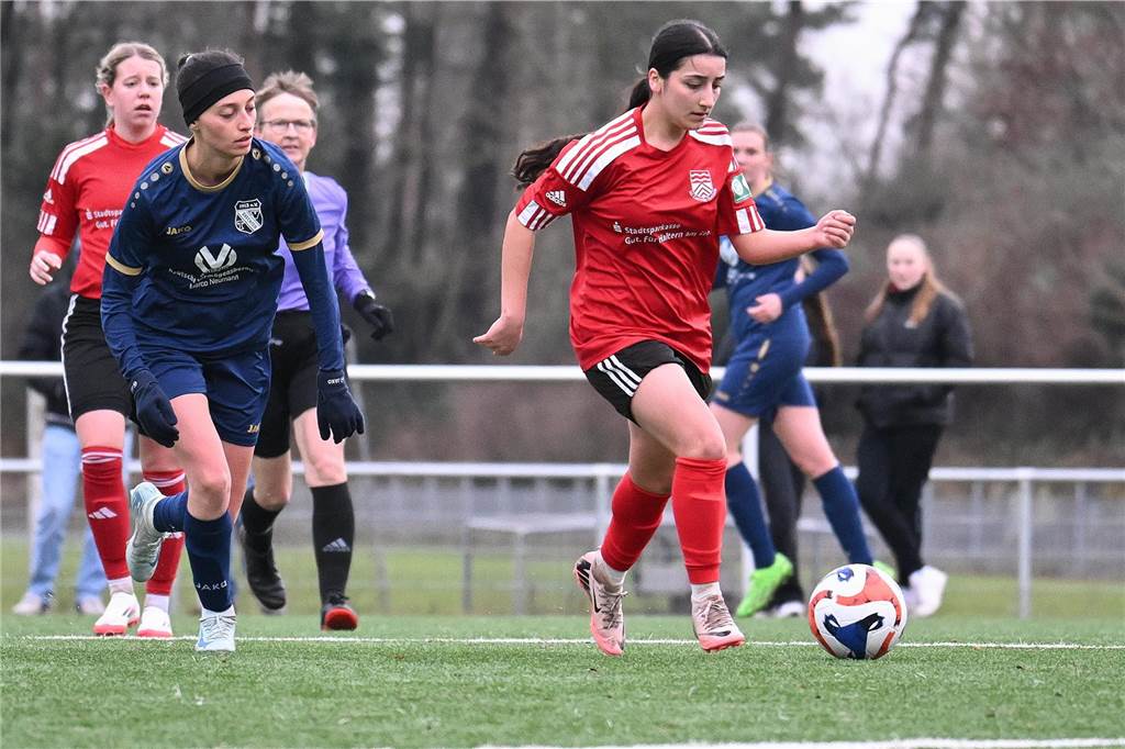 Für Dirk Giezenaar war es das letzte Spiel als Interimstrainer der Flaesheimer Frauen, beim kommenden Spiel steht Erwin Althoff an der Seitenlinie. Die Concordia lag gegen den TV Brechten zwischenzeitlich mit 0:2 zurück, glich aber dank eines Doppelschlags in der Schlussviertelstunde noch zum 2:2 aus.