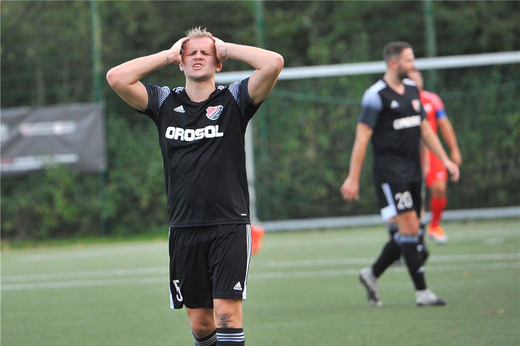 Es riecht nach Wachablösung: VfB Westhofen an der Spitze, SC Berchum/Garenfeld im Keller Eugen Melikhov (SC Berchum/Garenfeld) ist enttäuscht.