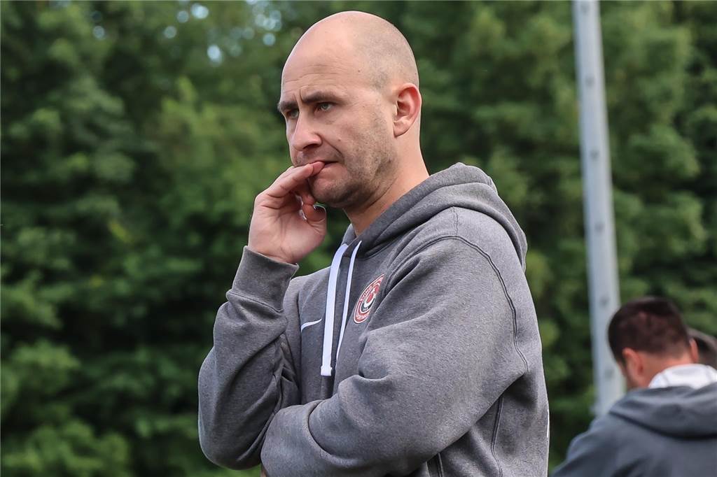 Geisterklub: Ein Verein steigt in die Bezirksliga auf, obwohl er vom FLVW ausgeschlossen wurde Für Evings Trainer Paul Helfer und seine Truppe geht es so oder so im nächsten Spiel gegen die Sportfreunde Bulmke um eine gute Ausgangslage für das Rückspiel am 16. Juni.