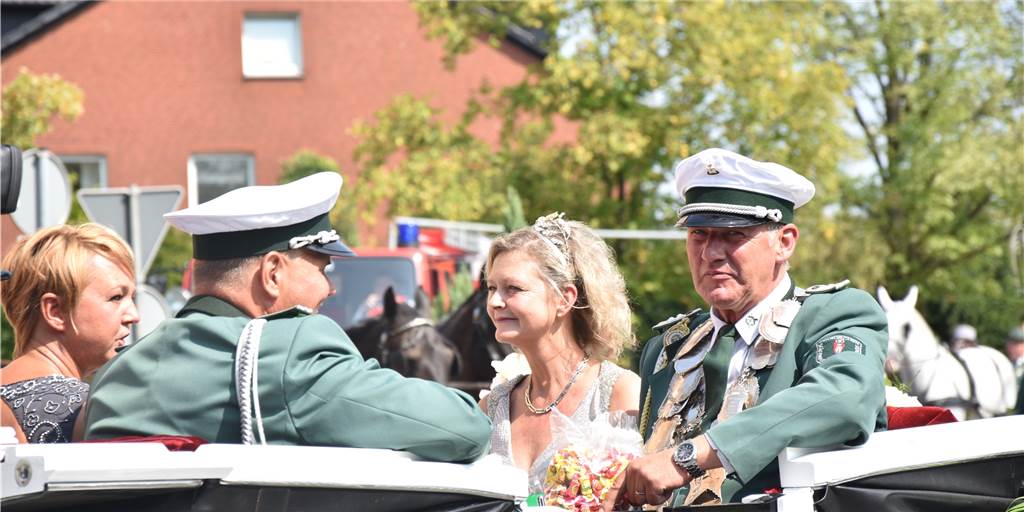 Scheidender Südkirchener Schützenkönig: „Es war eine wunderschöne Zeit“ Für Frank und Barbara Kiene geht eine vierjährige Regentschaft zuende. An diesem Wochenende wird ermittelt, wer neuer König und wer neue Königin der Scjützenbruderschaft St. Pankratius Südkirchen wird.
