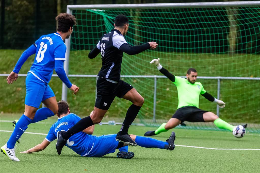 Nachholspiele erst im neuen Jahr: Aber nicht alle Schwerter Teams haben schon Winterpause Für Gianluca Caruso und den VfB Westhofen geht die Landesliga-Saison am 11. Februar mit dem Spiel gegen Blau-Weiß Langenbochum weiter.