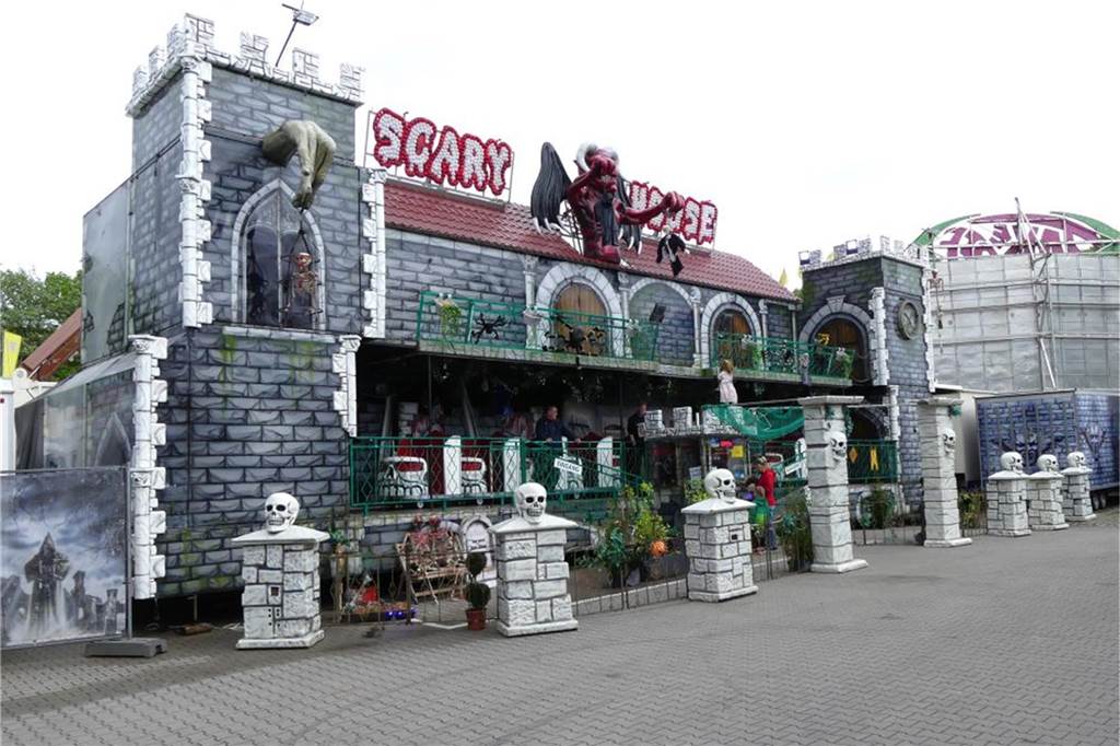 „Shake and Roll“ zurück auf der Vredener Kirmes Für Gruselfans bietet die Vredener Kirmes in diesem Jahr auch etwas. Die Geisterbahn "Scary House" wartet mit einigen Schockern auf.