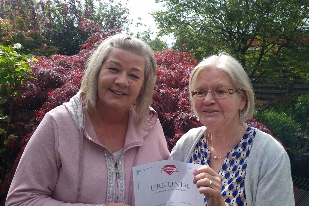 „Durch die Hölle gegangen“ - Halterner Familie erlebt Corona-Albtraum Für ihre Mutter (r.) ist Iris Keller (l.) ihre größte Corona-Heldin. Außerdem ist sie den Mitarbeitern im St. Sixtus-Hospital unglaublich dankbar.