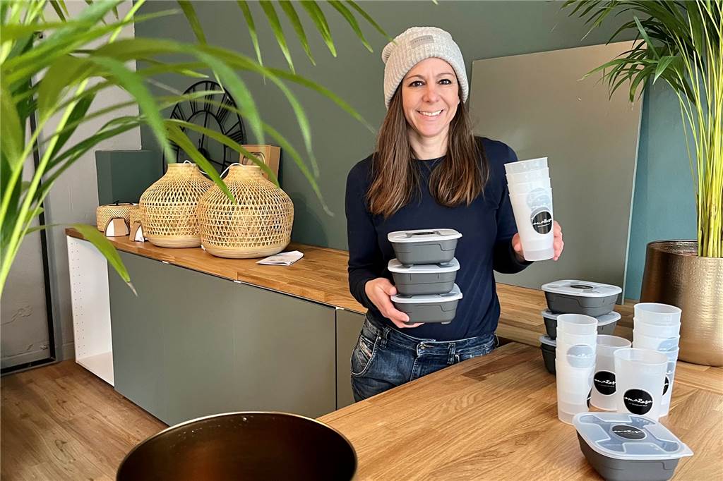 Neue Vorschläge für Mehrweg in der Gastronomie Für ihren Betrieb Oma Rosa baut Melanie Wentzel-Terrahe ein eigenes Mehrweg-Pfandsystem auf.
