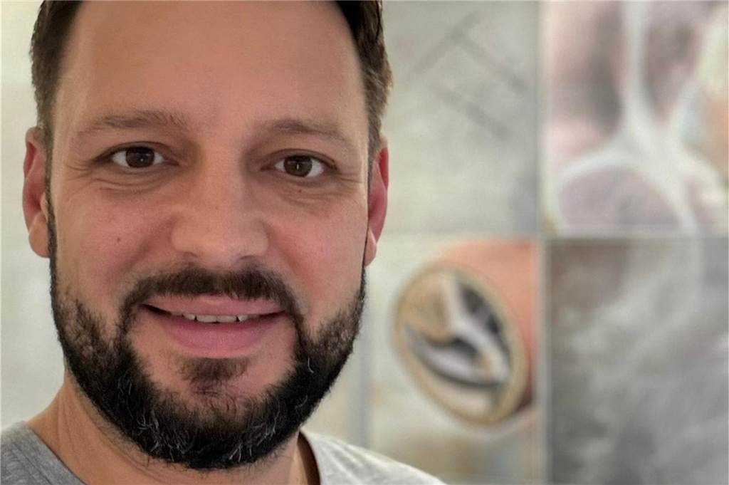 Dorsten Physiotherapeuten kämpfen mit vielen Problemen Jan Lurbiecki in seiner Praxis