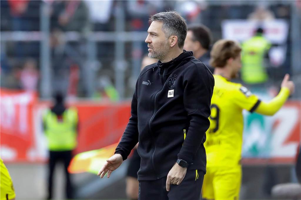 Jan Zimmermann gibt Anweisungen.