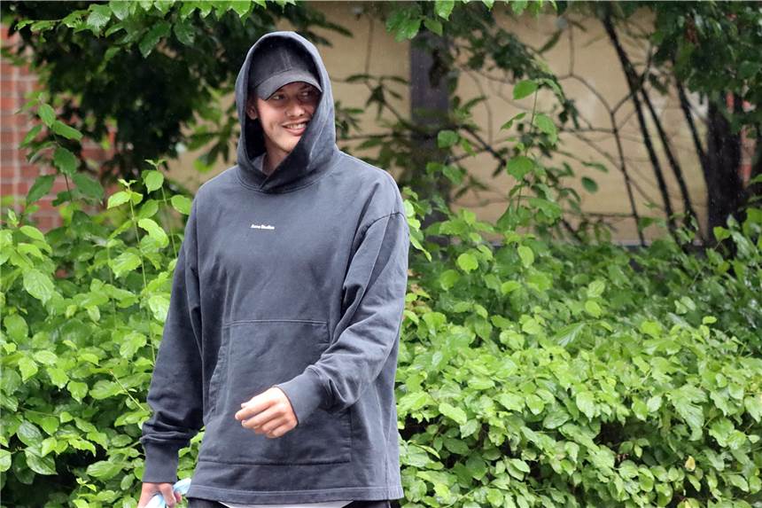 Corona-Test, freier Samstag - dann legt Marco Rose beim BVB los Für Julian Brandt und seine BVB-Teamkollegen steht am Sonntagvormittag das erste Mannschaftstraining auf dem Programm.