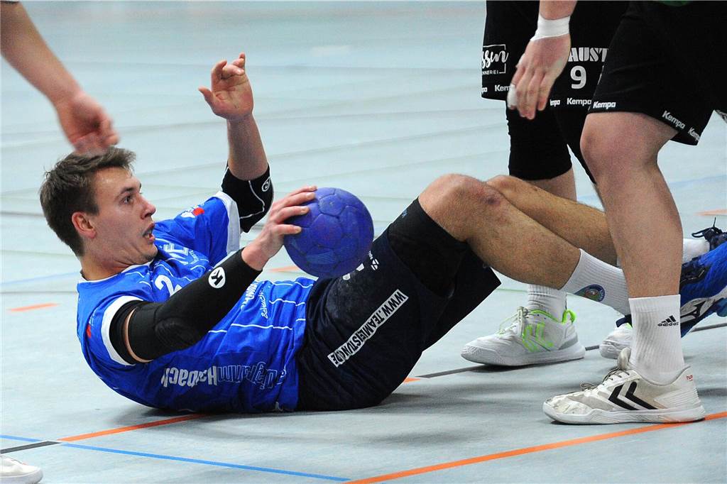 HVE Villigst-Ergste klärt Trainerfrage für nächste Saison: „Total überzeugt von unserem Weg“ Ein Spieler der HVE Villigst-Ergste liegt am Boden.
