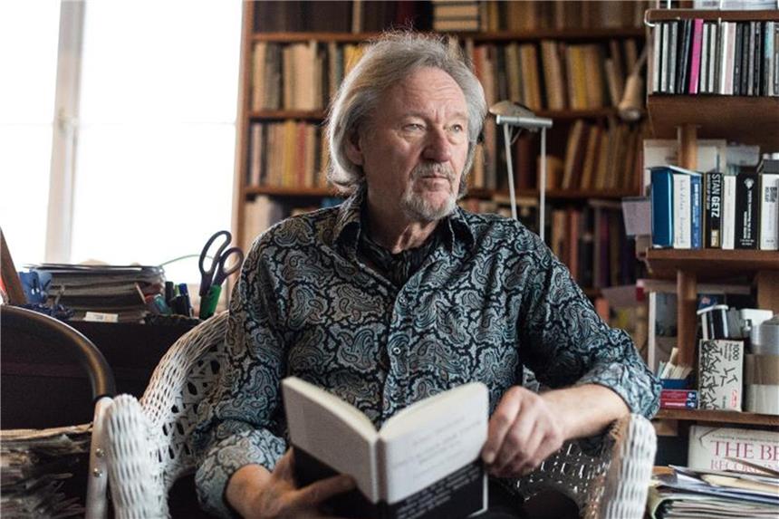 „Bei Jimi Hendrix brannte die Kerze auch noch in der Mitte“ Für Klaus Theweleit bleibt Jimi Hendrix auch heute noch essenziell. Foto: Patrick Seeger