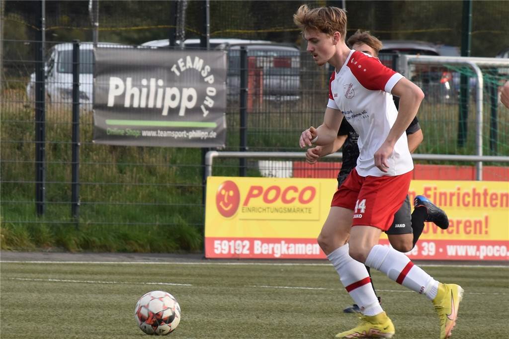 PSV Bork verliert Faden, aber gewinnt Spiel: Aufholjagd vom FC Overberge bleibt unbelohnt Für Michael Helmich und den FC Overberge reichte die Aufholjagd gegen den PSV Bork nicht aus.