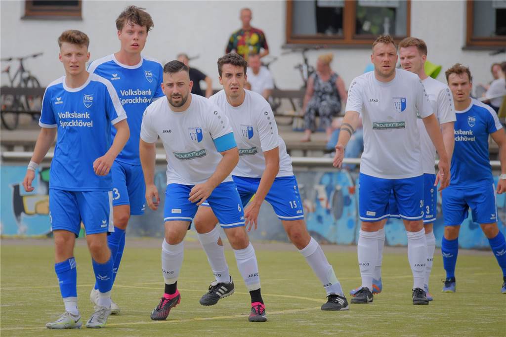 Für Nils Berg (3.v.r.) ist die Stadtmeisterschaft das Highlight der Saisonvorbereitung.
