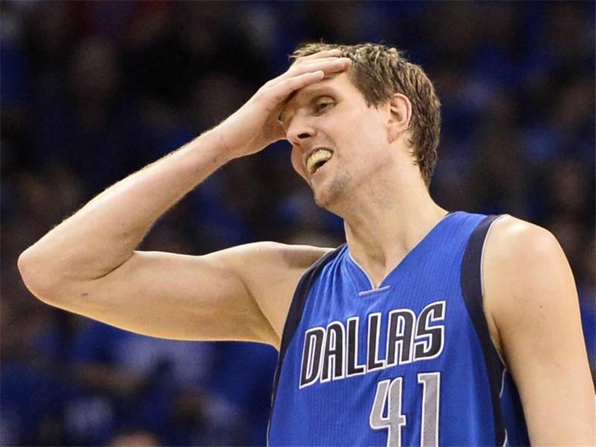 Nowitzki will Vertrag erfüllen - «Kein Grund zu wechseln» Für Nowitzki und Co. ist die Saison damit mal wieder früh beendet. Foto: Larry W. Smith