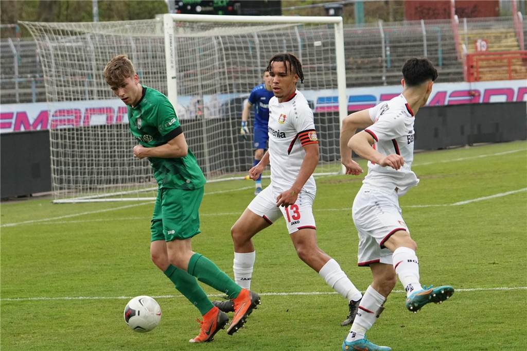 Ole Overhoff hat sich bei Preußen Münster II festgespielt Für Ole Overhoff (l.), hier noch für die U19 der Preußen im Einsatz, ist es bereits das achte Jahr in Münster.