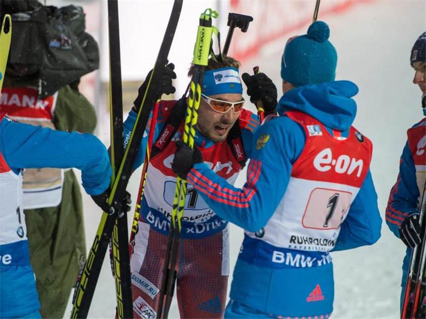 Deutsche Staffel in Ruhpolding Fünfte - Norwegen siegt Für Olympiasieger Russland kämpften Jewgeni Garanitschew (l-r), Anton Schipulin, Alexej Wolkow und Maxim Zwetkow. Foto: Matthias Balk