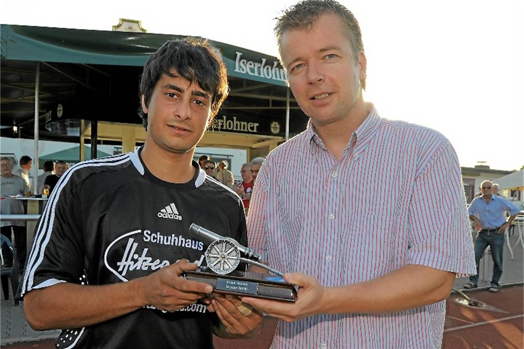 spieler des spieltags Für seine Treffsicherheit erhielt Ergün Yildirim vor 14 Jahren als bester Torschütze der Schwerter Klubs der Saison 2008/09 die RN-Torjägerkanone von Sportredakteur Michael Dötsch.