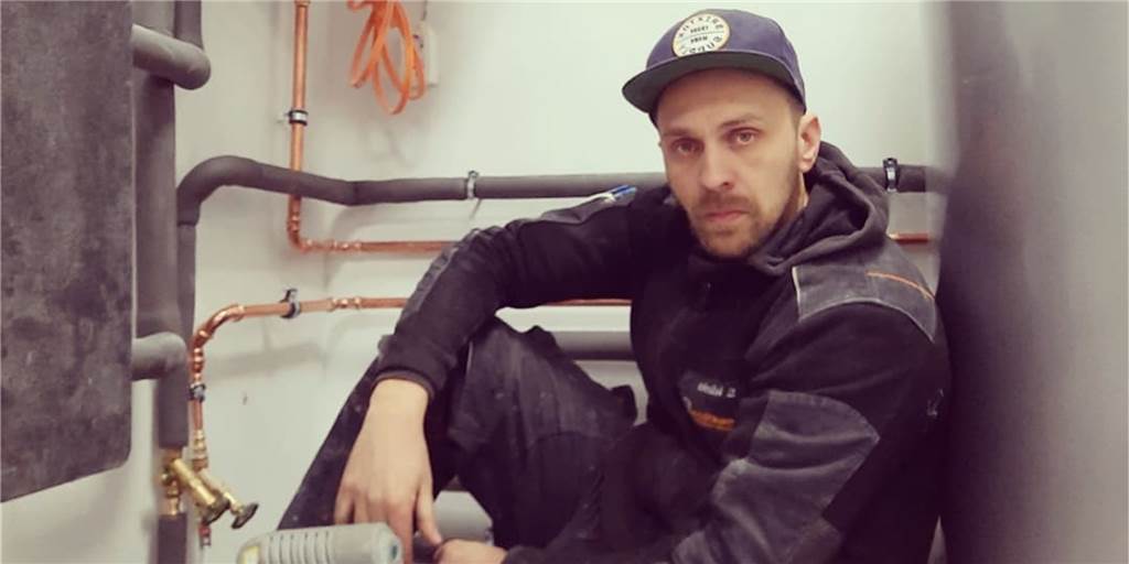 „Der von Instagram“: Influencer Stefan (39) macht den Installateurs-Beruf sexy Für seinen Instagram-Account fotografiert sich Stefan Wienke per Selbstauslöser auf der Baustelle.