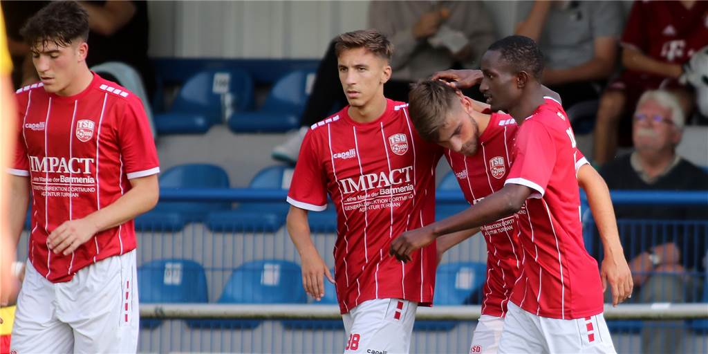 Im Video: Türkspor Dortmund schlägt bei Westfalenliga-Premiere Wacker Obercastrop Spieler von Türkspor Dortmund jubeln.