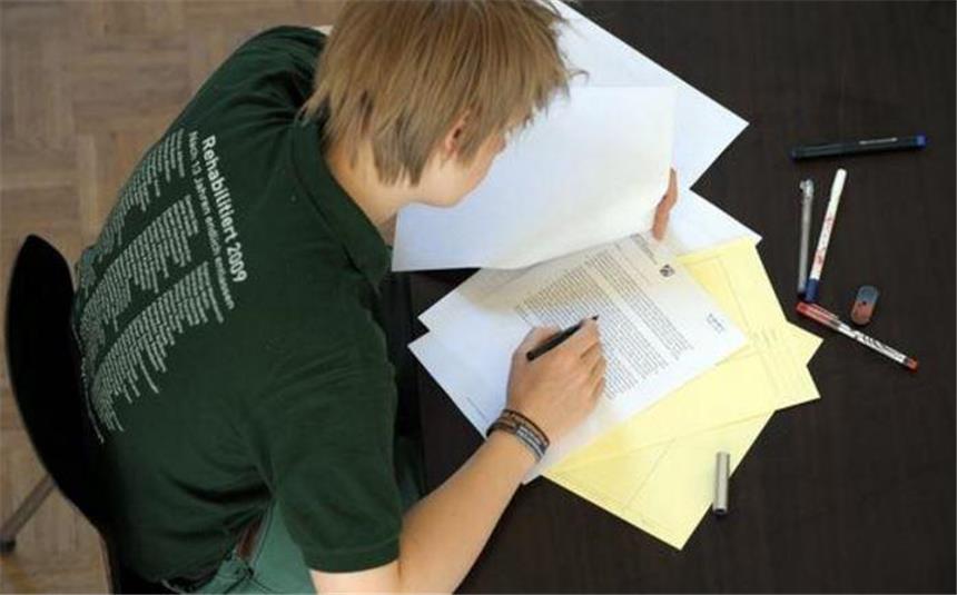 Aufregung um Zentrale Abschlussprüfung in Englisch Für viele Schüler war die Zentrale Abschlussprüfung im Fach Englisch ein Schock.