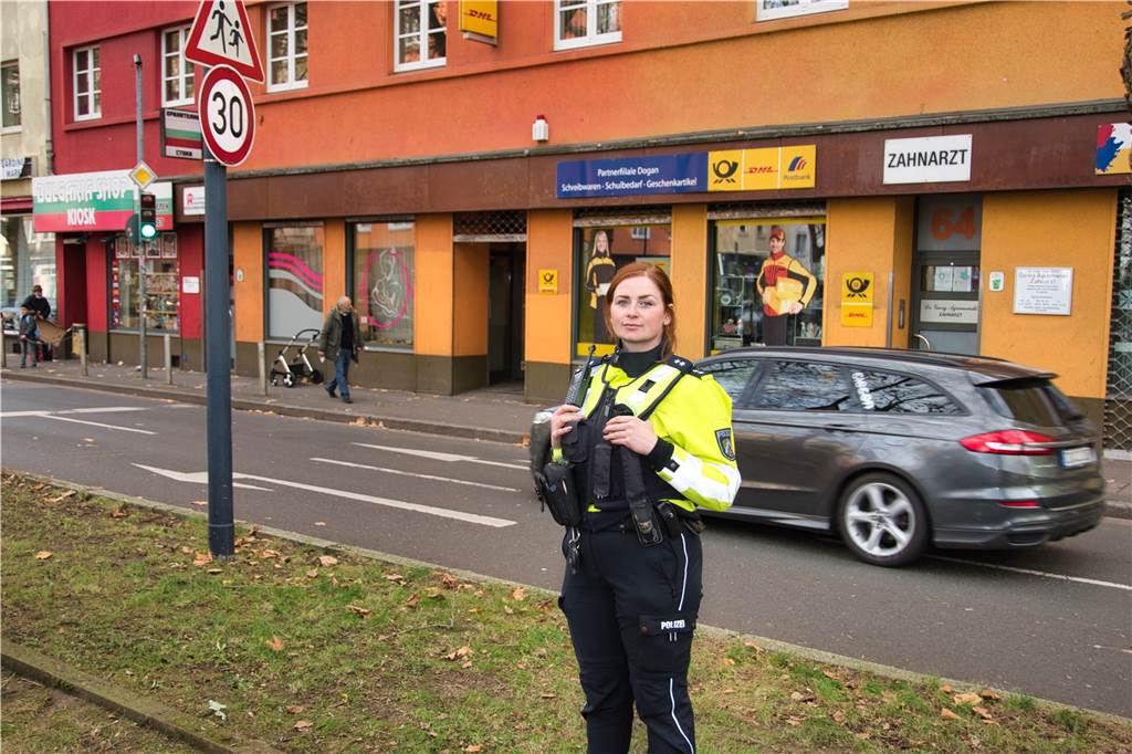 Polizistin Candice (34) rettet Dortmunder das Leben - Hunderte schauen zu Unfallort