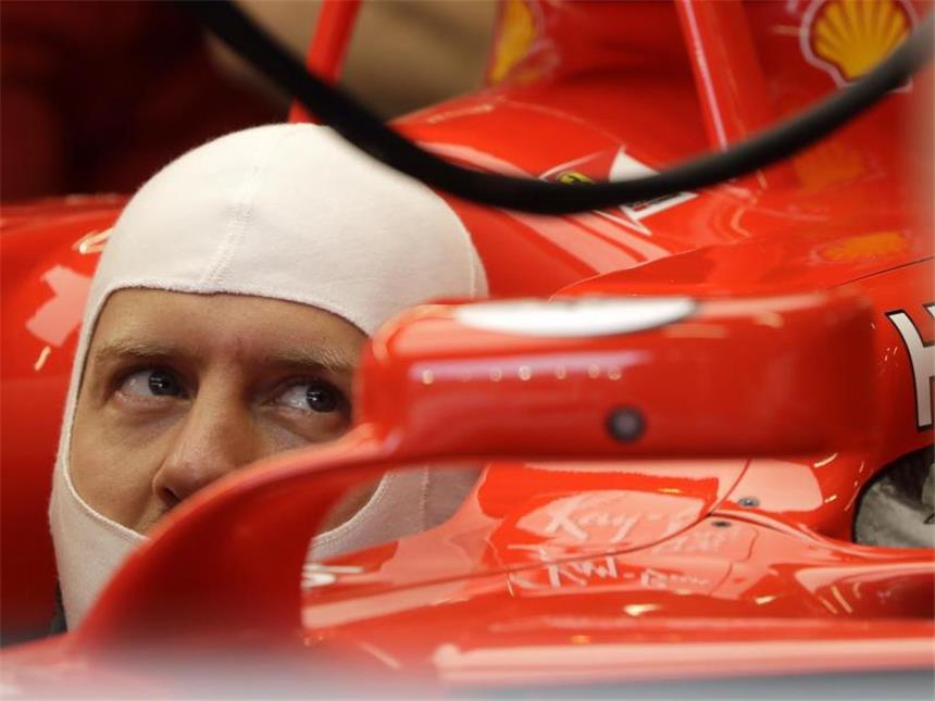 Kampf um Pole Position könnte eng werden für Vettel Fuhr beim Training in Singapur noch hinterher: Ferrari-Pilot Sebastian Vettel. Foto: Wong Maye-E