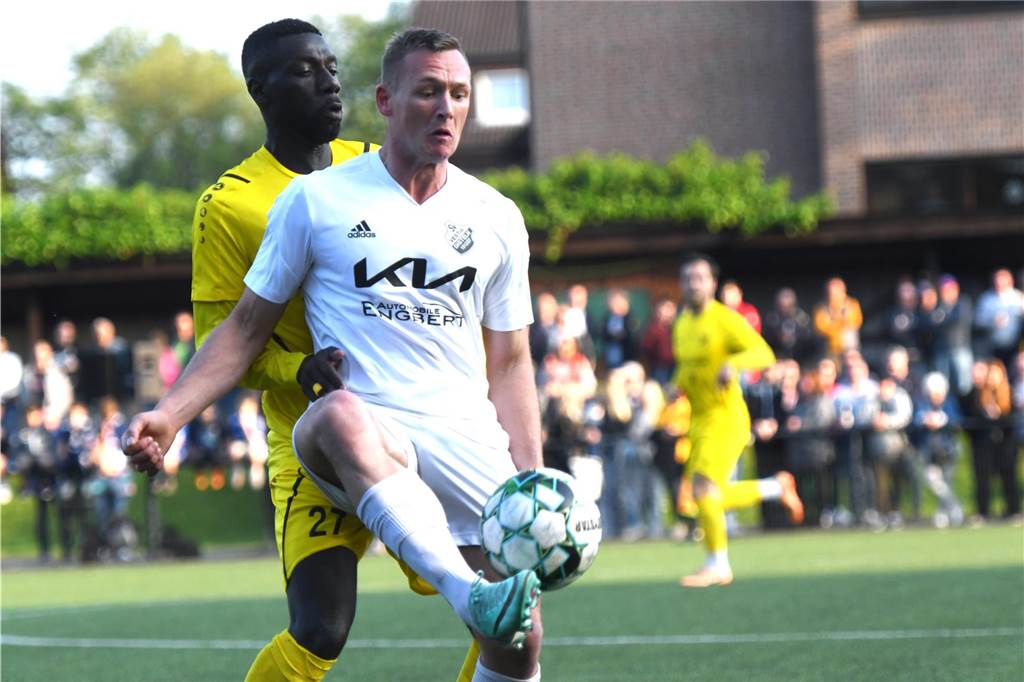 Fußball, Kreispokal Finale 8. Mai 2024, Hermann-Grefer-Sportpark Dorsten. SV Dorsten-Hardt - SV Vestia Disteln 3:5 nach Elfmeterschießen.