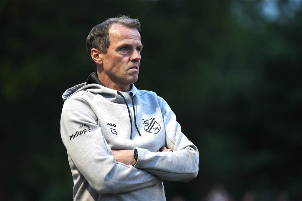 Fußball, Kreispokal Finale 8. Mai 2024, Hermann-Grefer-Sportpark Dorsten. SV Dorsten-Hardt - SV Vestia Disteln 3:5 nach Elfmeterschießen.