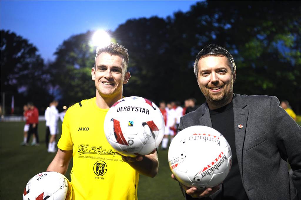 Fußball, Kreispokal Finale 8. Mai 2024, Hermann-Grefer-Sportpark Dorsten. SV Dorsten-Hardt - SV Vestia Disteln 3:5 nach Elfmeterschießen.