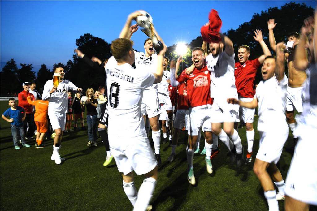 Fußball, Kreispokal Finale 8. Mai 2024, Hermann-Grefer-Sportpark Dorsten. SV Dorsten-Hardt - SV Vestia Disteln 3:5 nach Elfmeterschießen.