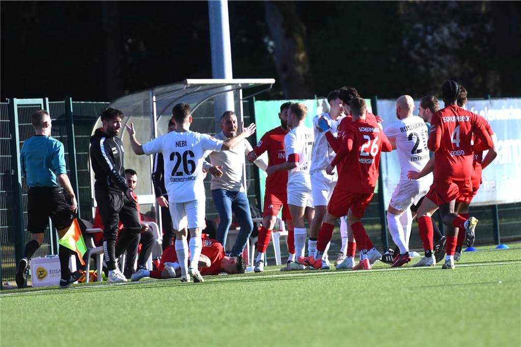 Fußball Oberliga Westfalen 2. März 2025, Jule-Ludorf-Sportanlage; Spvgg. Erkenschwick - SV Schermbeck 0:3.