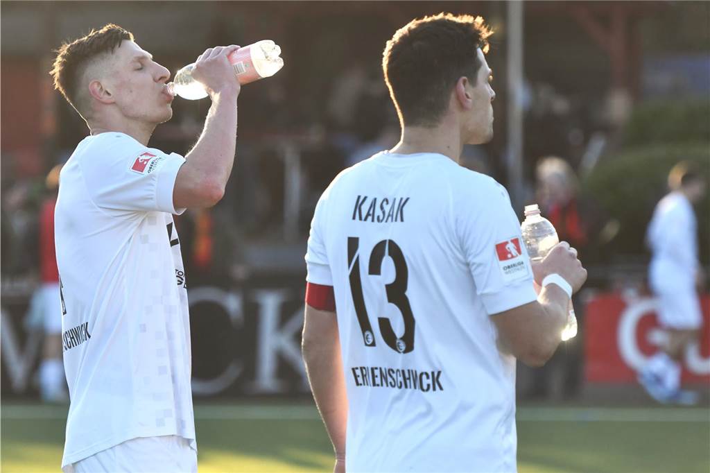 Fußball Oberliga Westfalen 2. März 2025, Jule-Ludorf-Sportanlage; Spvgg. Erkenschwick - SV Schermbeck 0:3.