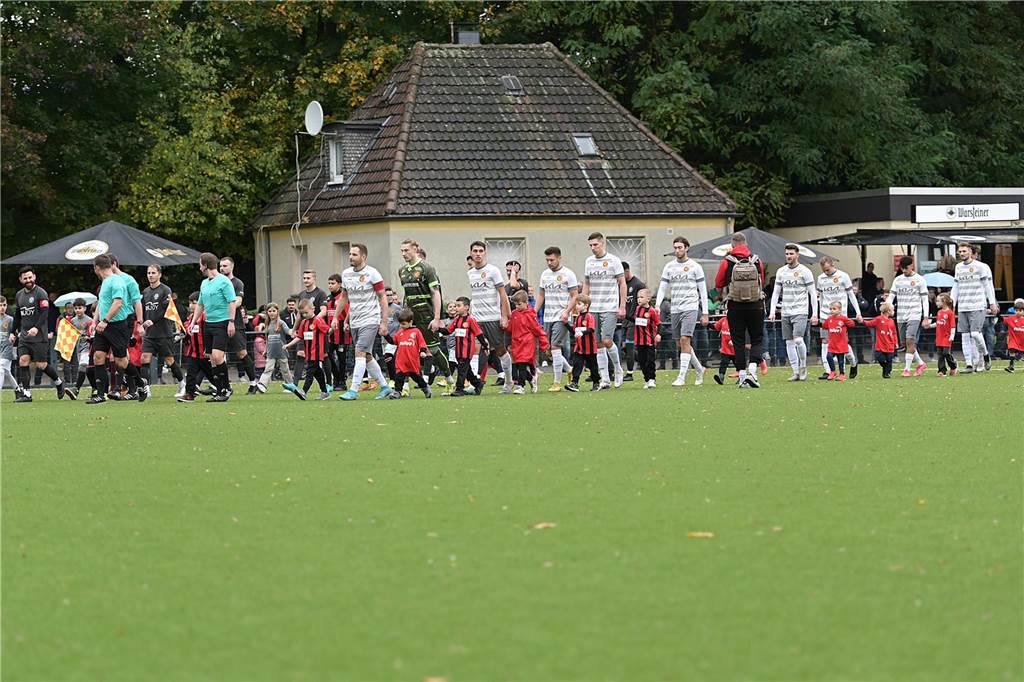 Fußball Oberliga Westfalen 29. Oktober 2023, Spvgg. Erkenschwick - SV Schermbeck 1:3. 