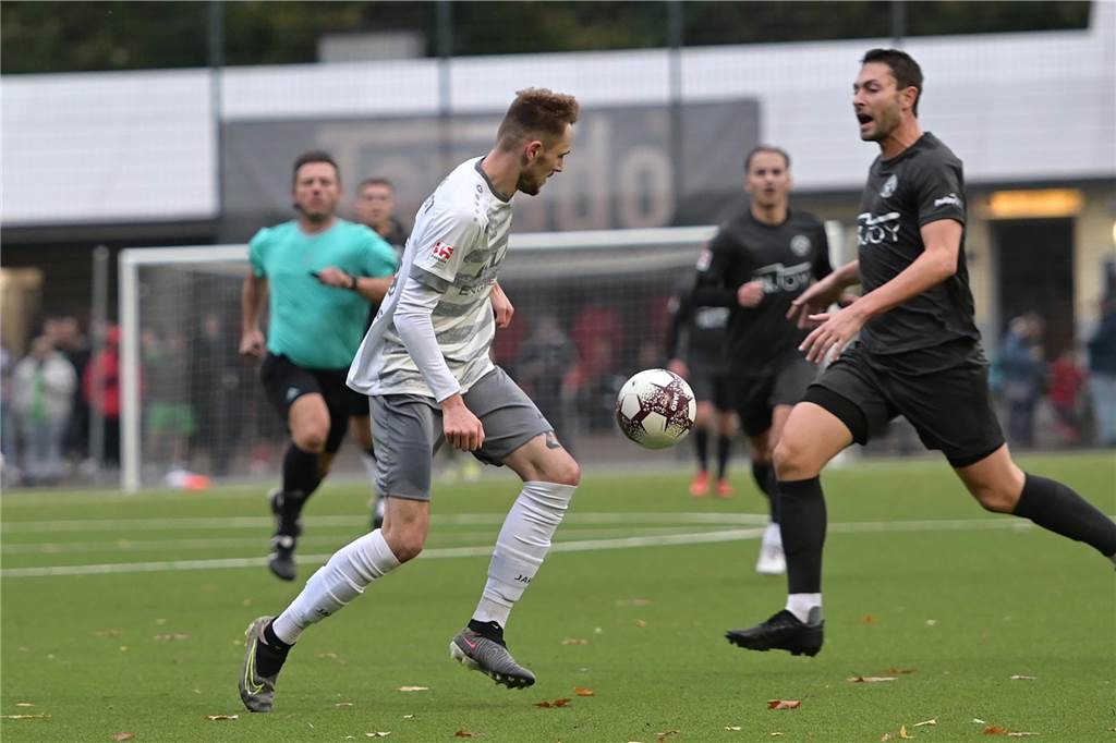 Fußball Oberliga Westfalen 29. Oktober 2023, Spvgg. Erkenschwick - SV Schermbeck 1:3. 