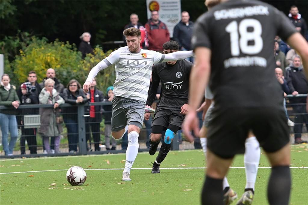 Fußball Oberliga Westfalen 29. Oktober 2023, Spvgg. Erkenschwick - SV Schermbeck 1:3. 