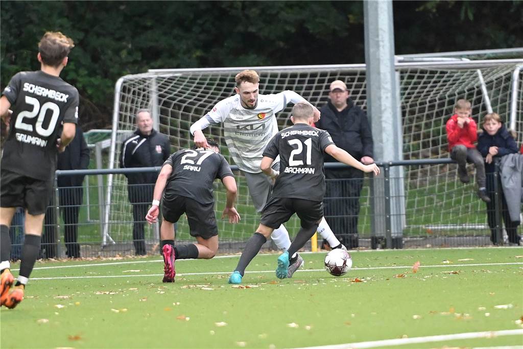 Fußball Oberliga Westfalen 29. Oktober 2023, Spvgg. Erkenschwick - SV Schermbeck 1:3. 
