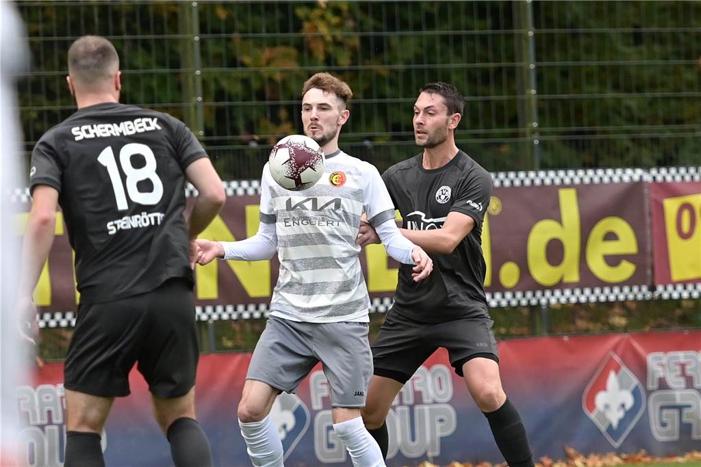 Fußball Oberliga Westfalen 29. Oktober 2023, Spvgg. Erkenschwick - SV Schermbeck 1:3. 