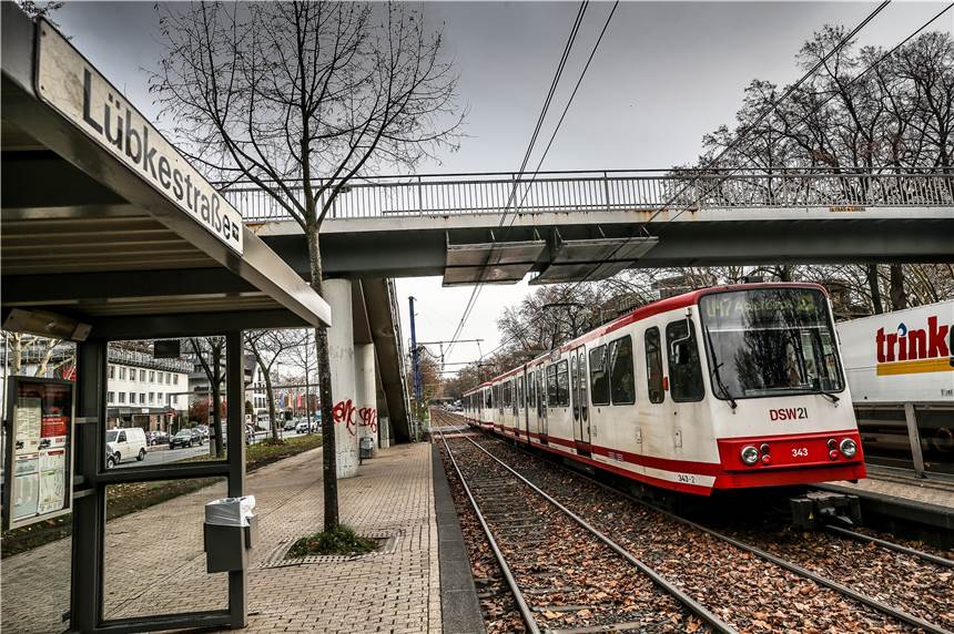 Barrierefreie Stadtbahn: Vier Konzepte für die U47 Fußgängerbrücke oder ein ebenerdiger Zugang zur Haltestelle? Diese Frage stellt sich beim Umbau der Haltestelle Lübkestraße, die wie vier weitere Stationen der Linie U47 barrierefrei werden soll.