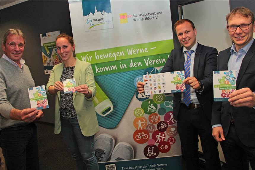 Gesucht: 400 neue Mitglieder für die Sportvereine in Werne Gaben den offiziellen Startschuss für die Mitglieder-Werbeaktion: (v. l.) Jürgen Zielonka (SSV), Kathrin Kötter (Sportdezernat), Philipp Gärtner (Sponsor Volksbank) und Bürgermeister Lothar Christ.