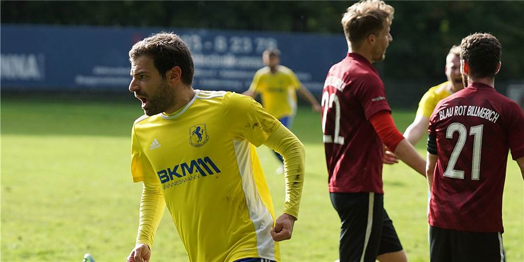 BR Billmerich hadert: BSV Heeren setzt sich im Waldstadion in der Endphase mit 5:2 durch Gabriel Honorio (l.) markierte mit dem Pausenpfiff das 1:0 für den BSV Heeren. BR Billmerichs Francis Lange (2.v.r.) und Manuel Schultz hadern mit dem Zeitpunkt des Gegentreffers.