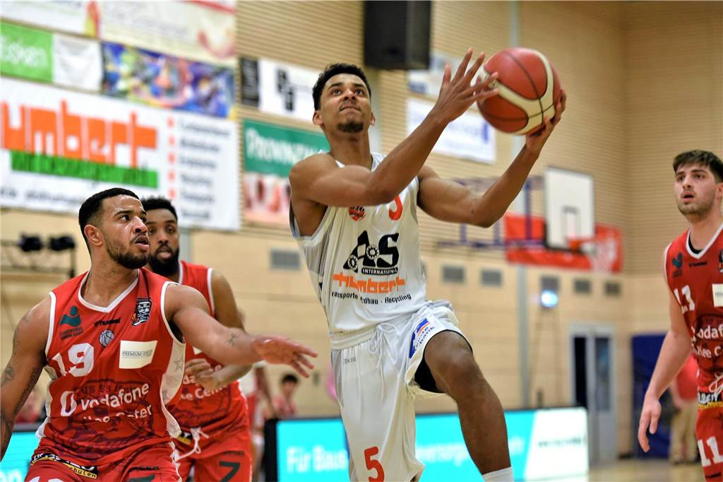 BSV Wulfen steht in den Play-offs: Ticket sensationell gelöst Gabriel Jung beim Korbleger