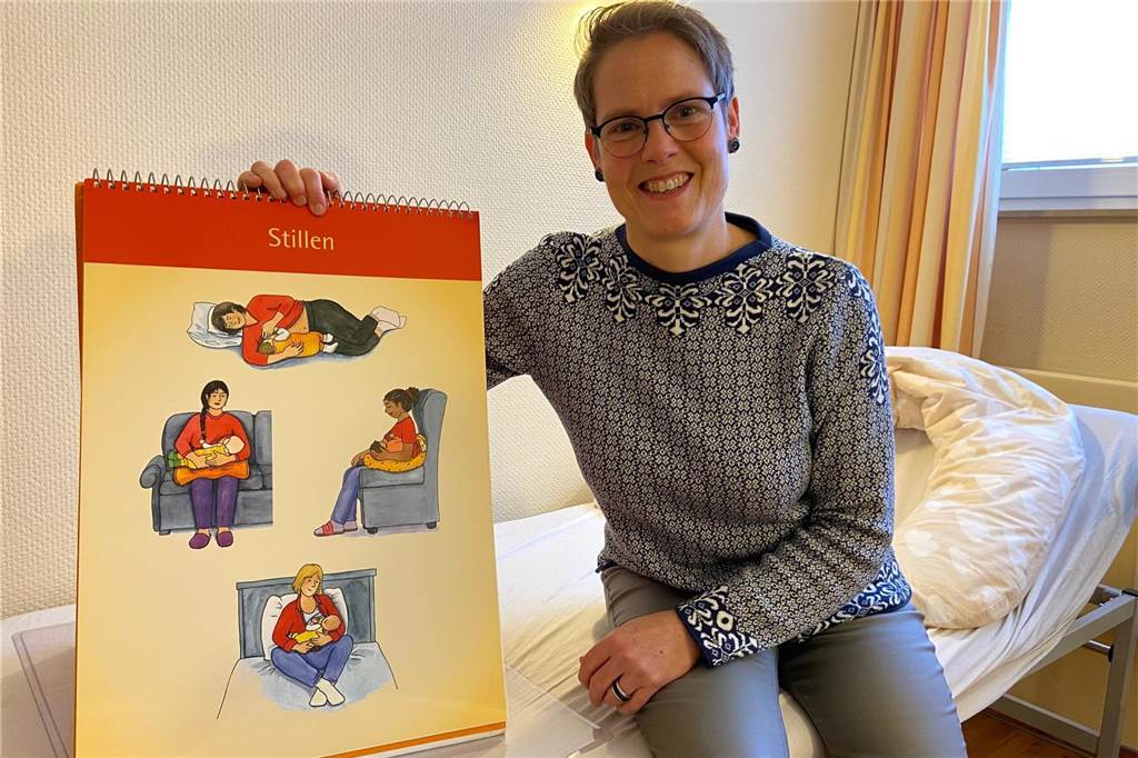 Flasche statt Brust - geht`s noch? „Ich stille nicht - und hab mich lange schlecht gefühlt“ Gaby Fiedler in ihrer Hebammenpraxis in Schwerte.