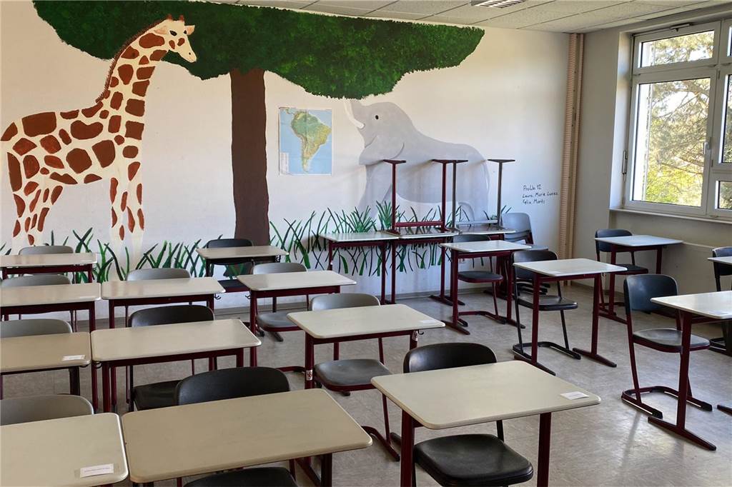 Nur Stunden vor der Prüfung erfahren VGK-Schüler vom Abi-Aufschub Ein leerer Klassenraum