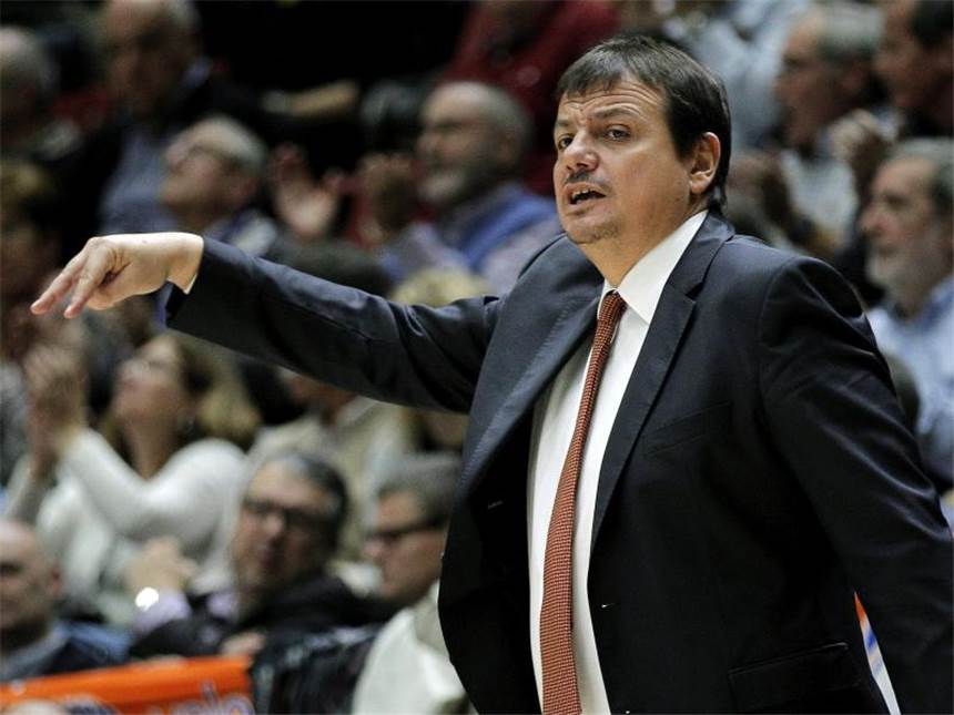 Euroleague greift nach Tod eines Fans durch Galatasaray-Trainer Ergin Ataman muss mit seinem Team die nächsten drei Euroleague-Heimspiele ohne Zuschauer bestreiten. Foto: Manuel Bruque