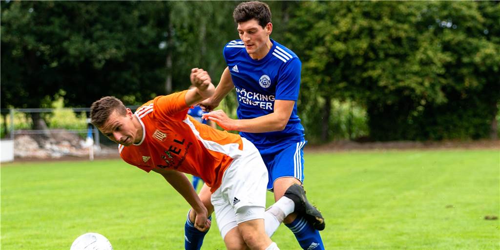 Spieler der Woche: Erstmals setzt sich ein Ammeloer durch Ganz knapp hat sich Lukas Ritter (r.) von den Sportfreunden Ammeloe in der Abstimmung durchgesetzt.