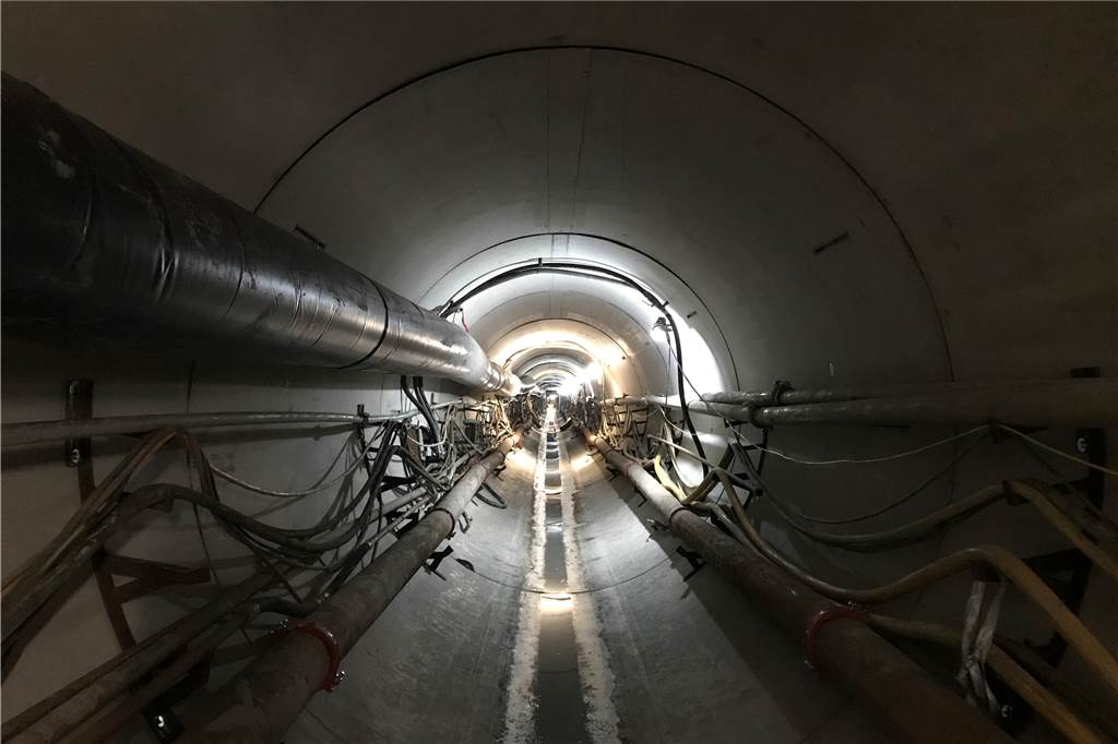 Mit Video: Spaziergang durch Amprion-Tunnel in 14 Metern Tiefe Ganz schön lang: Insgesamt 580 Meter lang ist der 14 Meter tiefe Tunnel bereits.