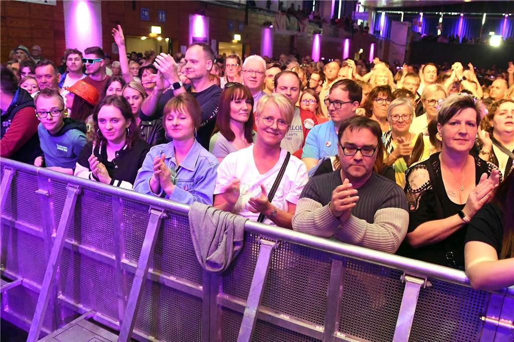 Ganz vorne dabei bei der Solidarfonds-Schlagerparty 2023 in Castrop-Rauxel.