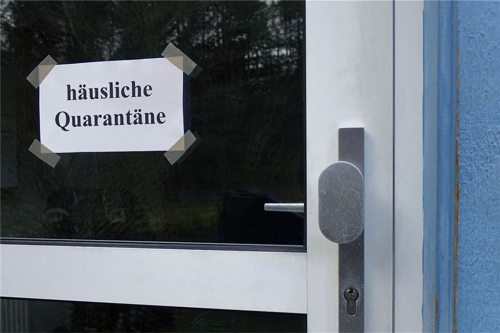 Wegen hoher Infektionszahlen: Kontaktermittler stoßen an Grenzen Ganz wichtig: Sobald ein positives PCR-Test-Ergebnis vorliegt, müssen sich Betroffene in häusliche Isolation begeben. Auch, wenn der Kreis noch keine behördliche Anordnung dazu erlassen hat.