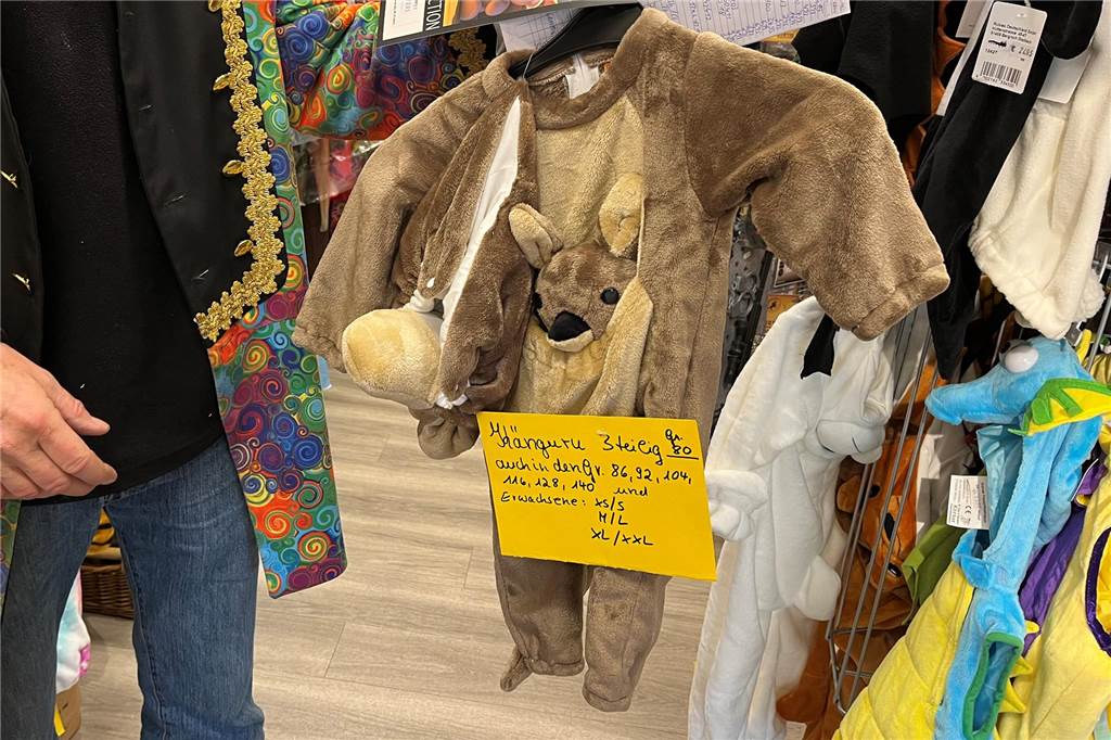 Dorstener bevorzugen klassische Kostüme - Das sind die Trends Ganzkörper-Tierkostüme sind der Renner.