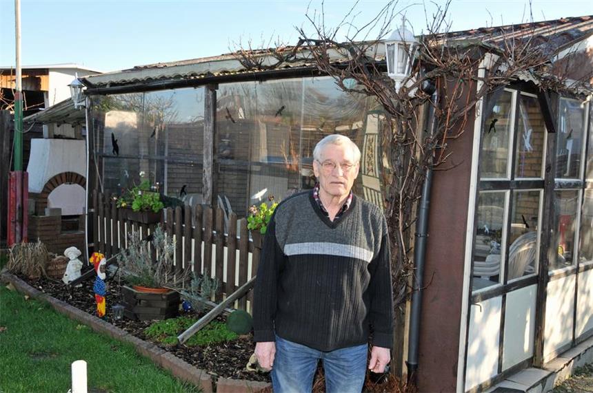 Streit ums Wassergeld Gartenfreund Jochen Imiolczyk soll über 1400 Euro Wassergeld nachzahlen. Unter anderem wegen dieser Forderung liegt er im Streit mit dem Vorstand seines Vereins, „Frohes Schaffen“.